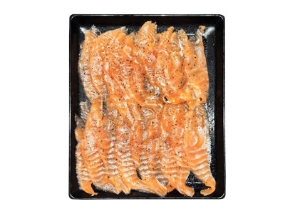 Atvėsinta atlantinių lašišų filė, raikyta, sūdyta, su pipirais, 1 kg