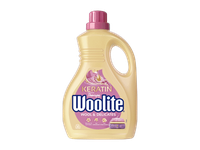 Skystasis skalbiklis WOOLITE DELICATE (30 skalbimų), 1.8 l