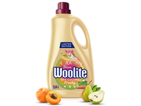 Skystas spalvotų drabužių skalbiklis su keratinu Woolite Keratin Therapy Fruity, 3,6 l