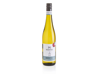 B. vynas PETER MERTES RIESLING, 11 %, 0,75l